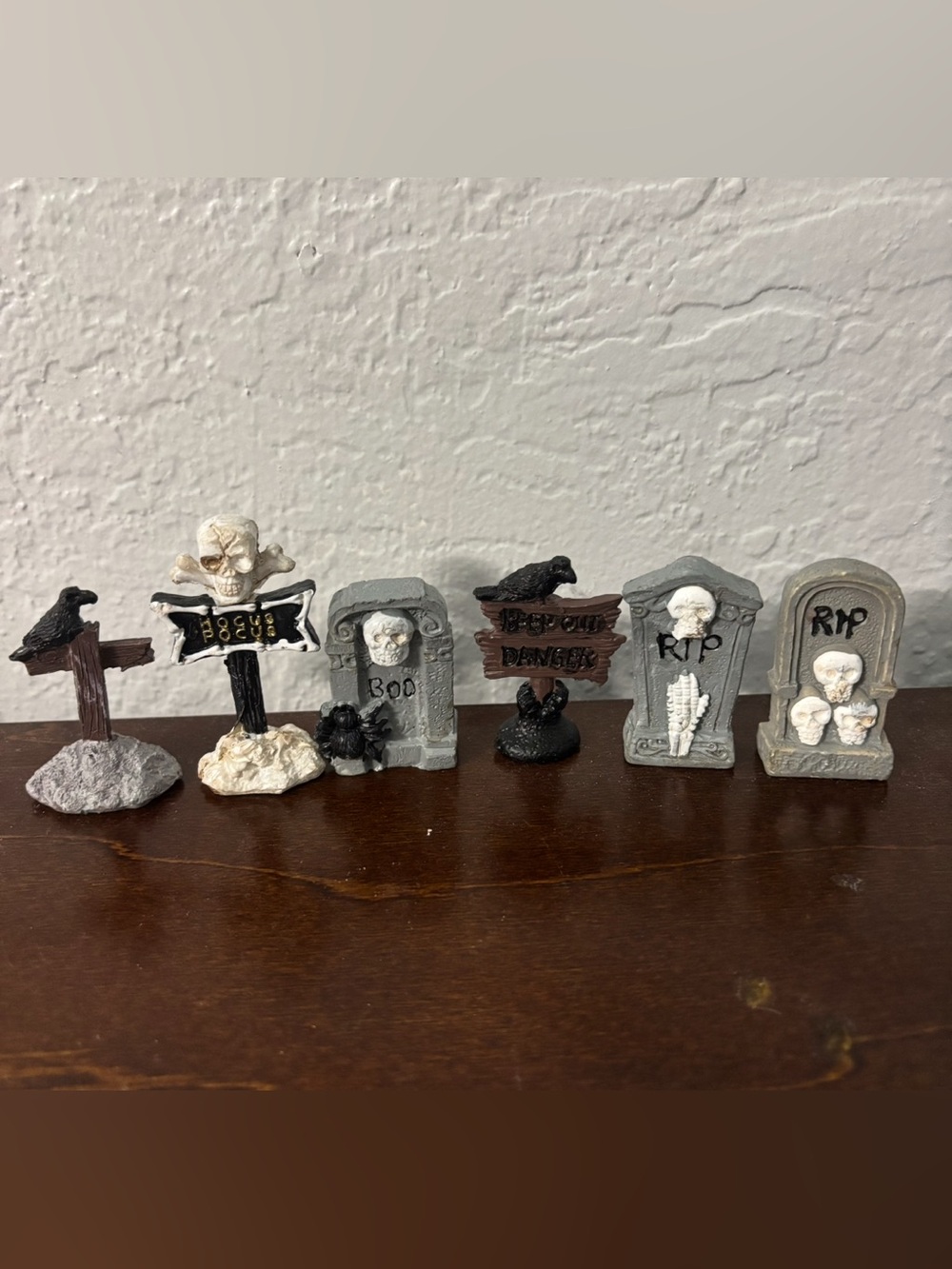 Mini Halloween Graveyard Tombstone Set 6 Crows Skulls RIP Hocus Pocus Decor